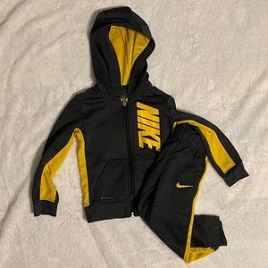 Nike boys 3T set